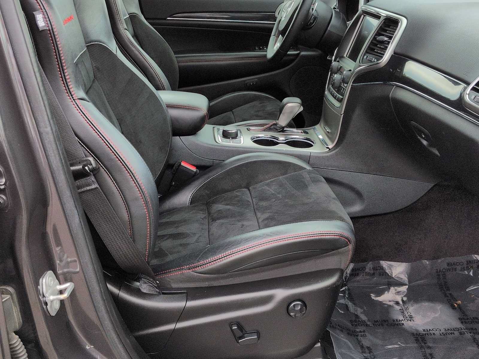 Used 2017 Jeep Grand Cherokee Trailhawk AWD/4WD image 24