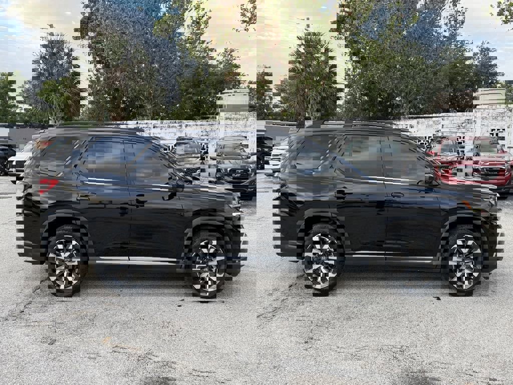 Used 2023 Honda Pilot Touring image 4