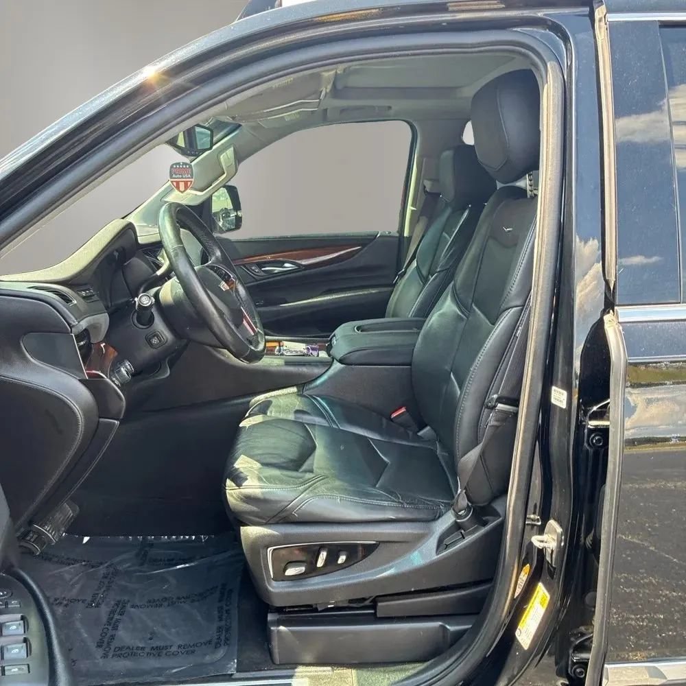 Used 2015 Cadillac Escalade Luxury AWD/4WD image 10