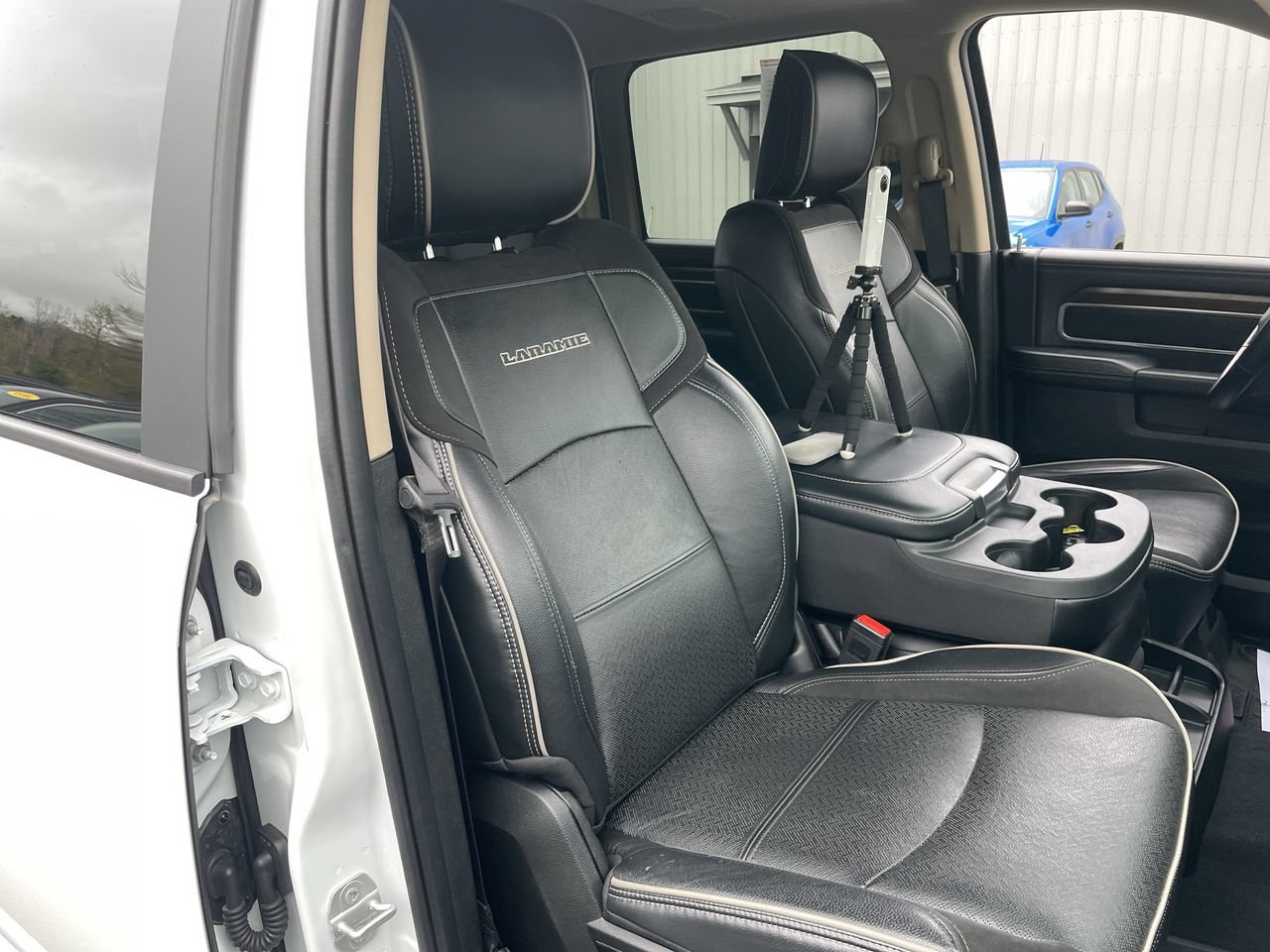 Used 2022 RAM 2500 Laramie AWD/4WD image 23