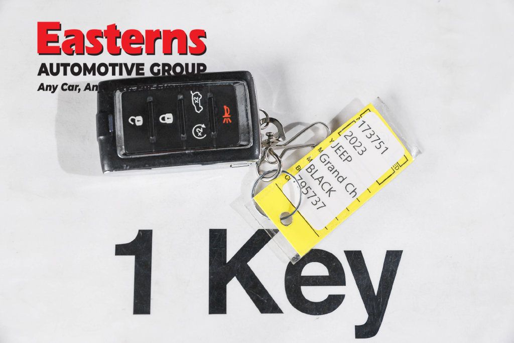 Used 2023 Jeep Grand Cherokee L Limited AWD/4WD image 29
