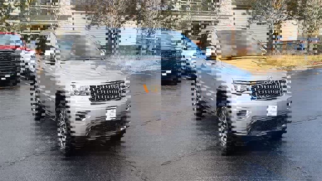 Used 2020 Jeep Grand Cherokee Limited w/ Luxury Group II image 3