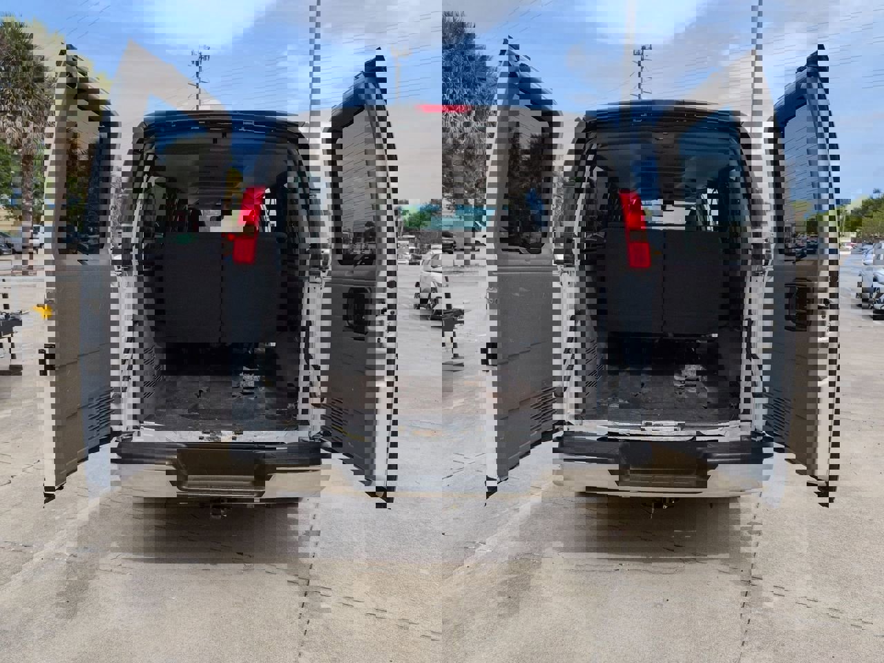 Used 2019 Chevrolet Express 3500 LT w/ LT Preferred Equipment Group image 20