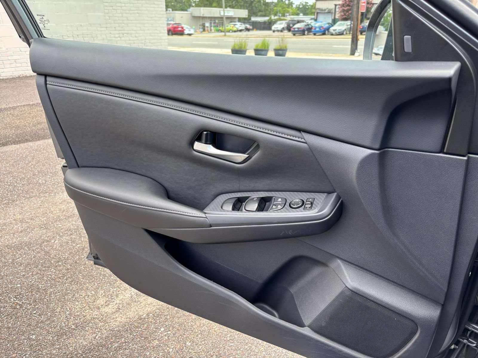 Used 2025 Nissan Sentra SV FWD image 15