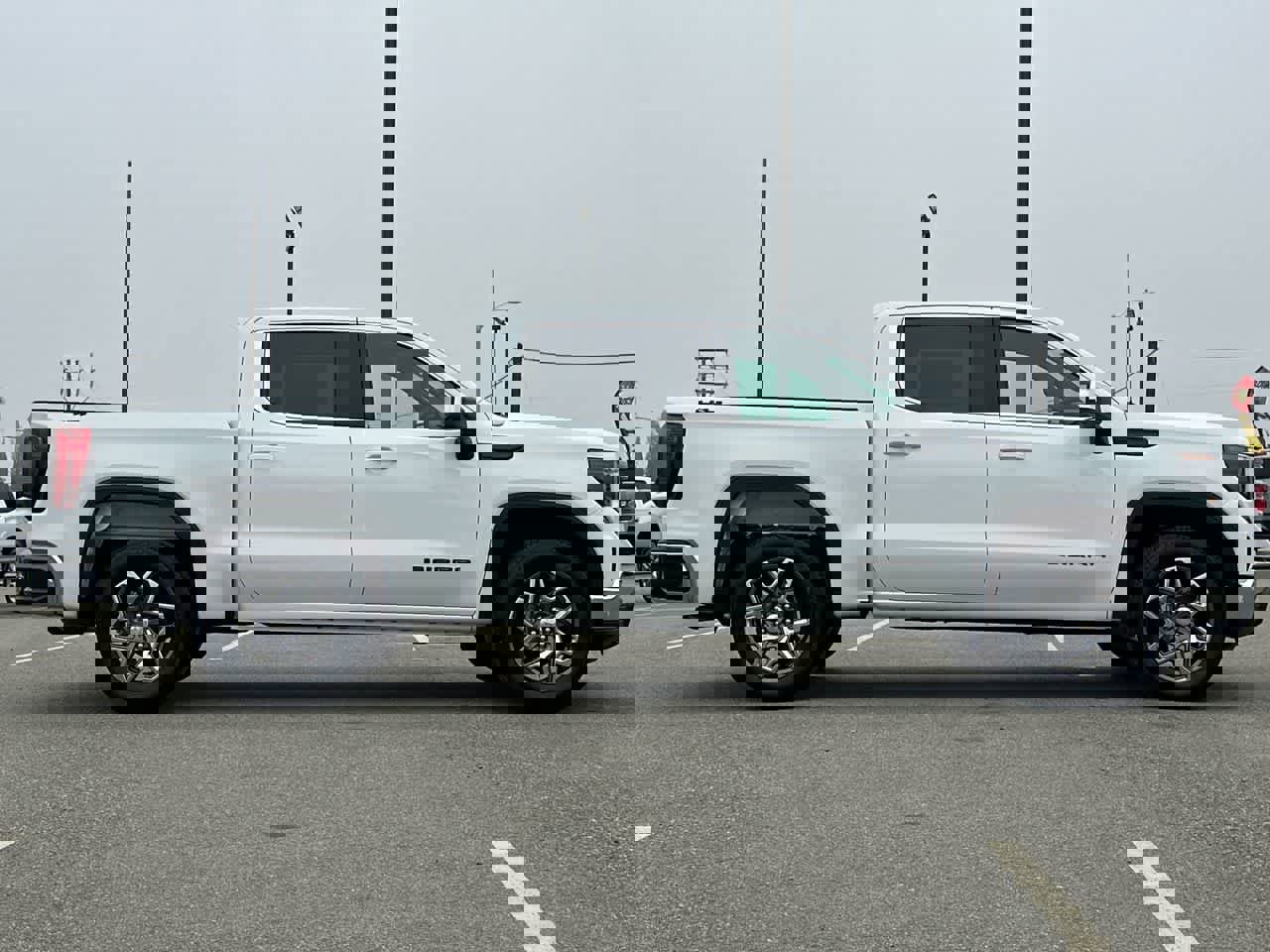 New 2026 GMC Sierra 1500 SLE w/ LPO, Black Badging Package image 14