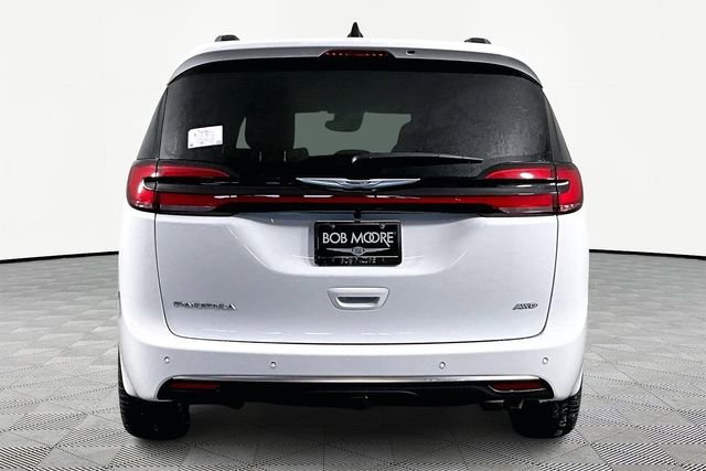 New 2026 Chrysler Pacifica Pinnacle w/ Trailer Tow Group image 5