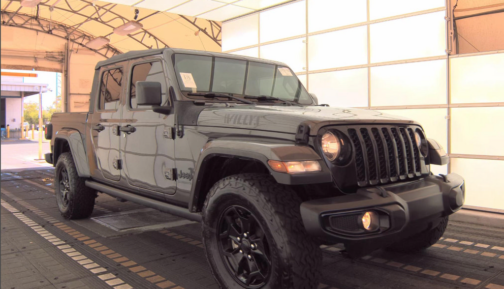 Used 2021 Jeep Gladiator Sport AWD/4WD image 4