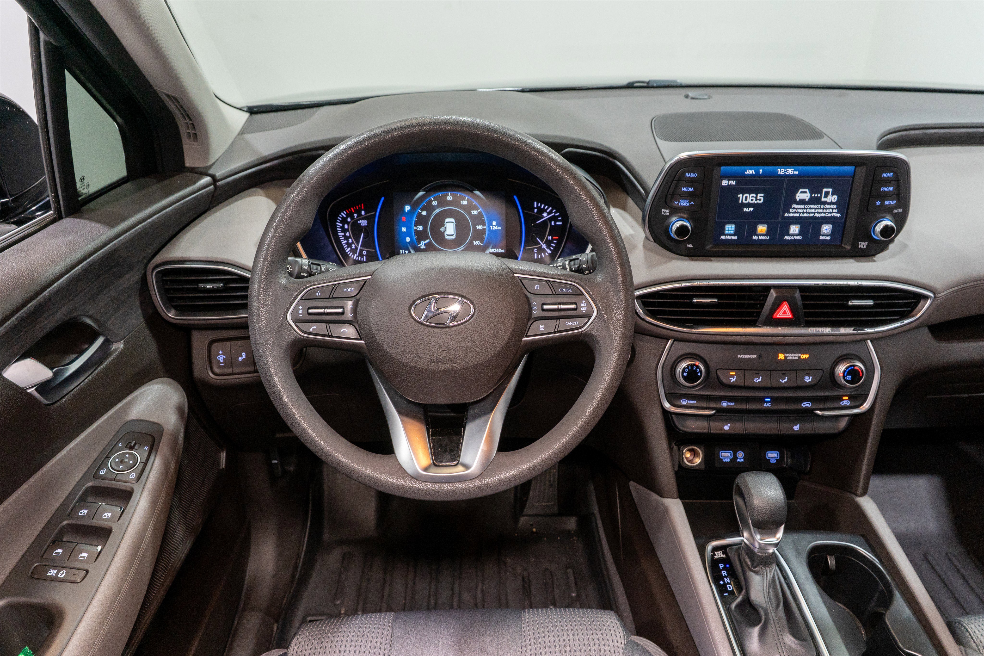 Used 2019 Hyundai Santa Fe SEL image 11