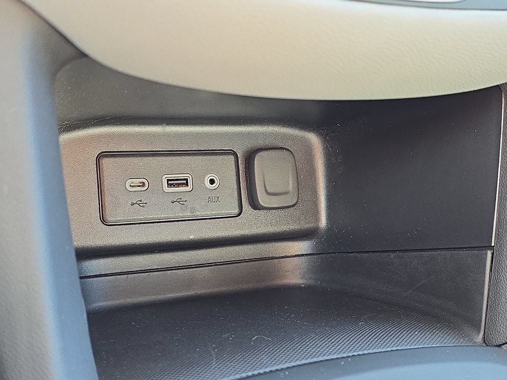 Used 2024 Chevrolet Equinox LS w/ LS Convenience Package FWD image 26