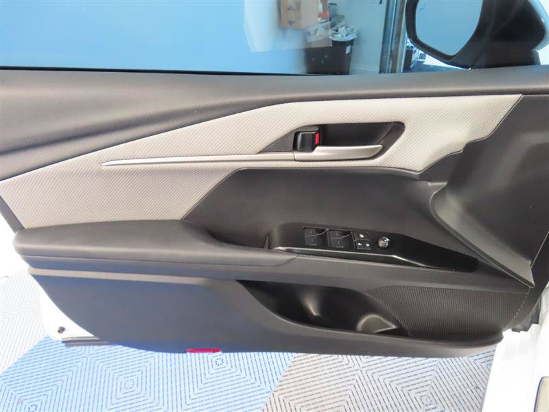 Used 2026 Toyota Camry SE w/ Convenience Package FWD image 16