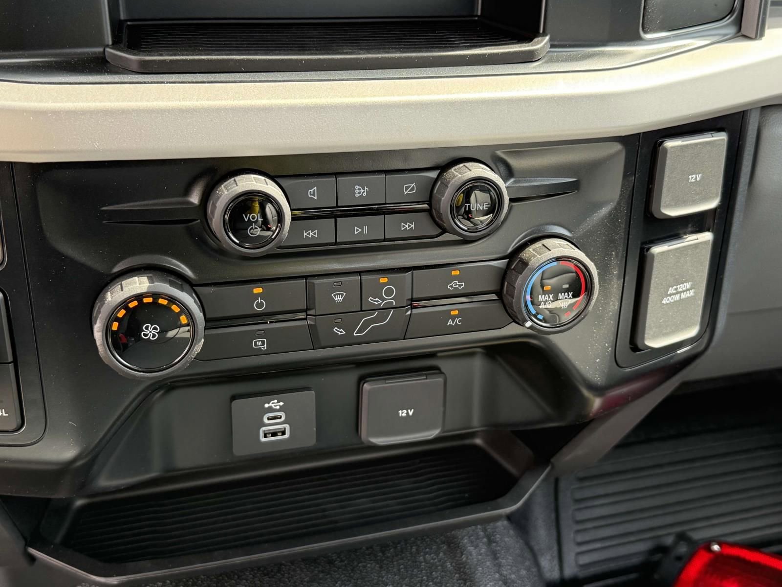 New 2024 Ford F550 4x4 Regular Cab Super Duty image 15