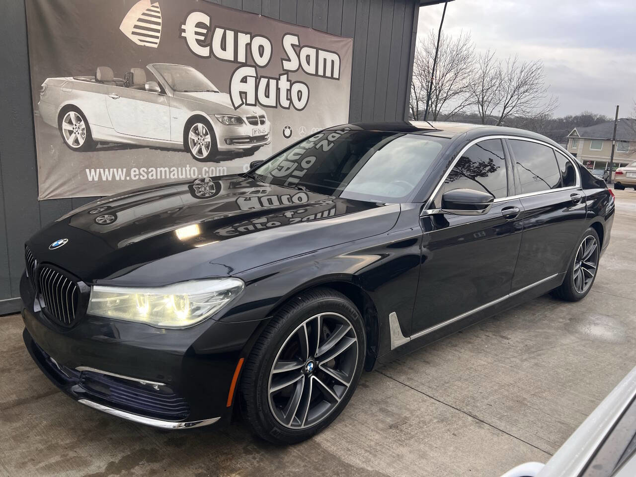 Used 2017 BMW 740i RWD image 1