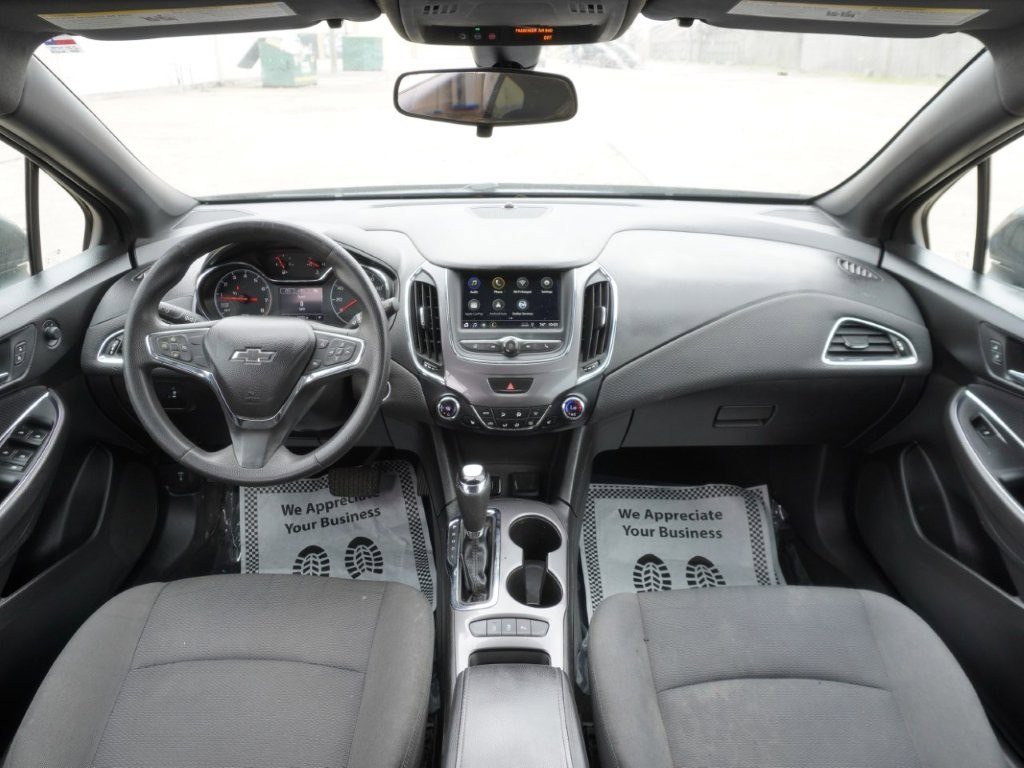 Used 2019 Chevrolet Cruze LT w/ Convenience Package image 8