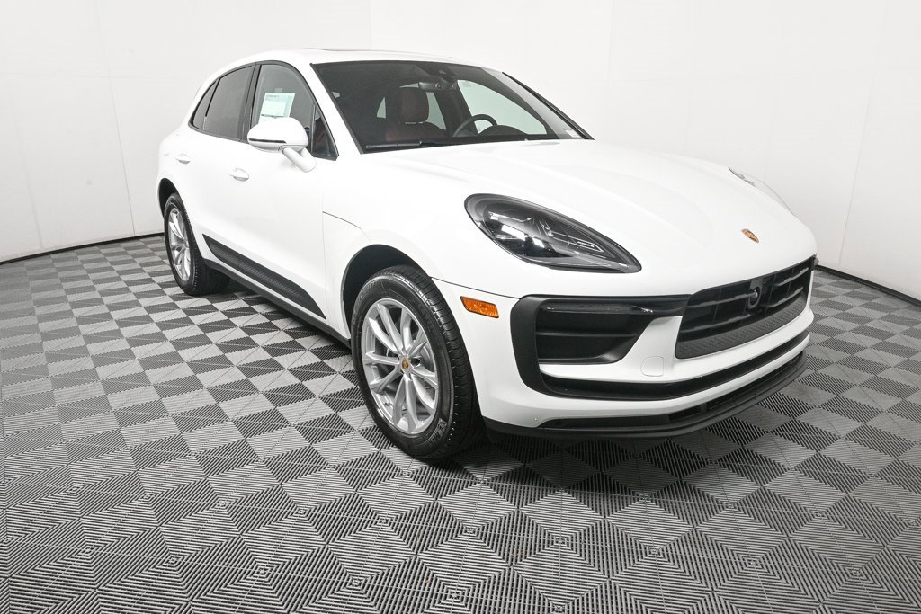 Certified 2025 Porsche Macan image 26