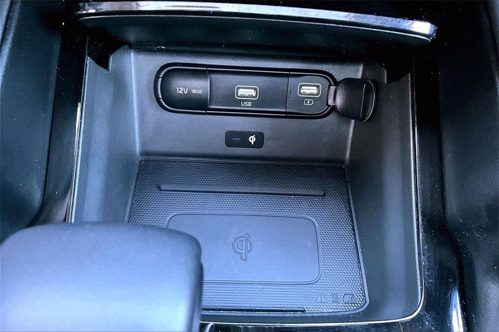 Used 2022 Kia Telluride EX w/ EX Premium Package image 16