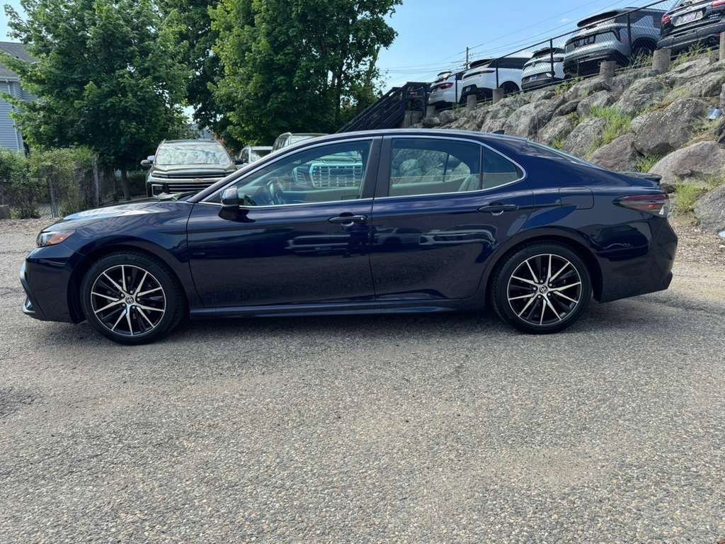 Used 2021 Toyota Camry SE AWD/4WD image 2