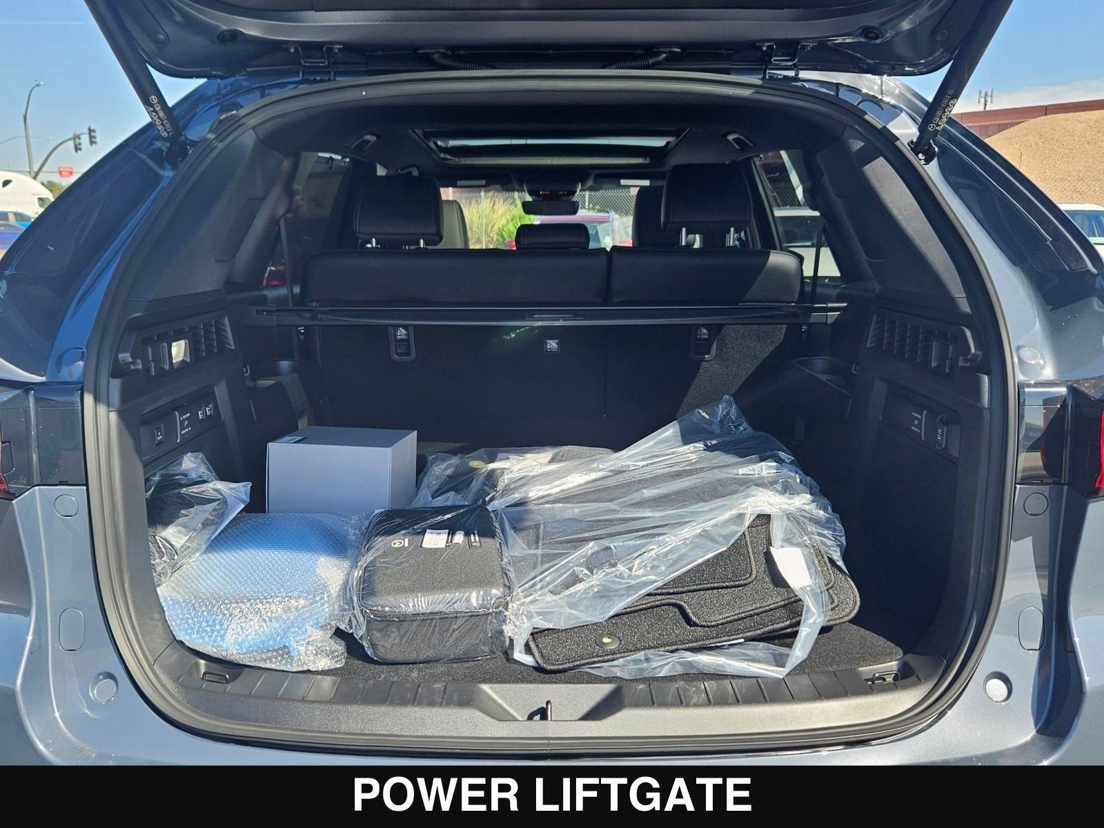 New 2025 MAZDA CX-70 Plug-In Hybrid w/ Premium Plus image 24