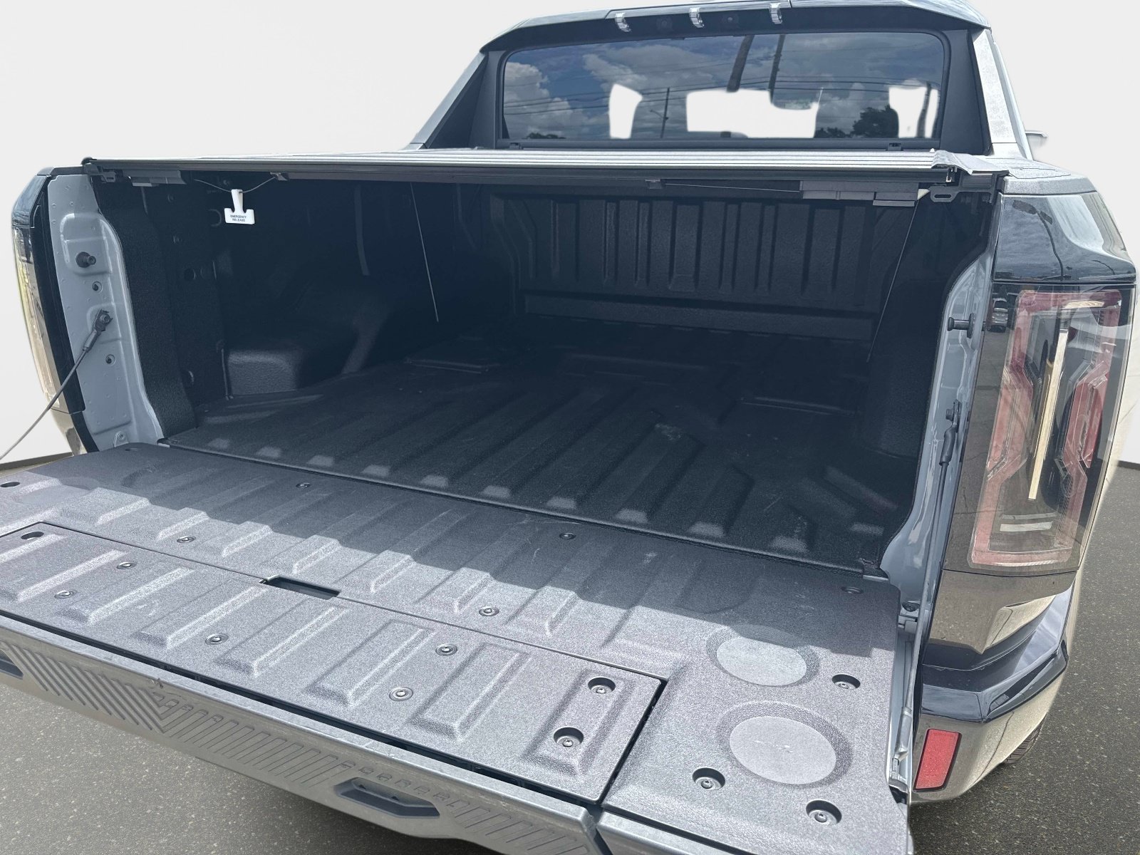 Used 2025 GMC Hummer EV 3X AWD/4WD image 42