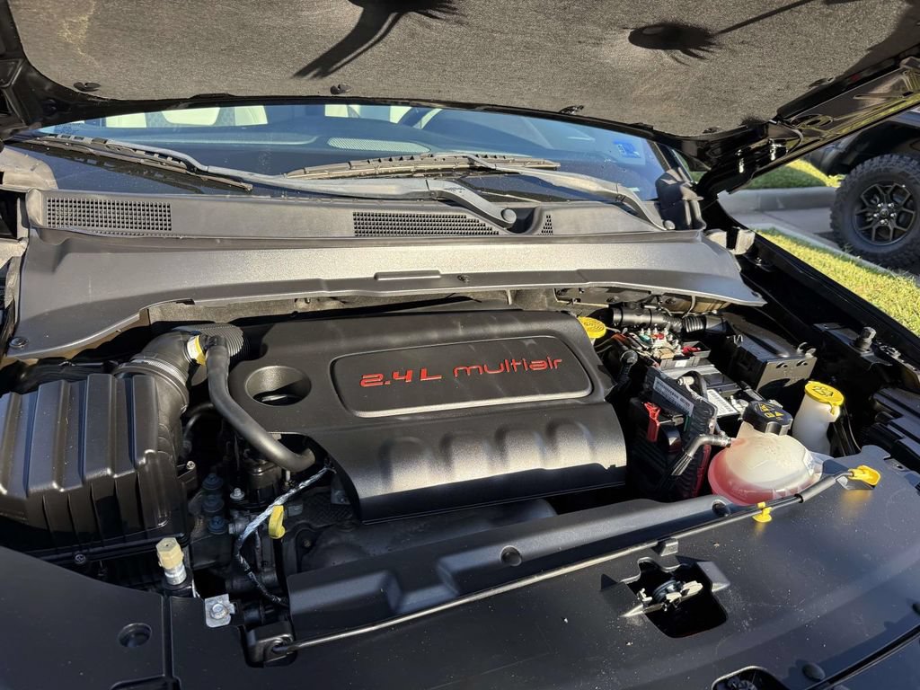 Used 2019 Jeep Compass Latitude FWD image 13