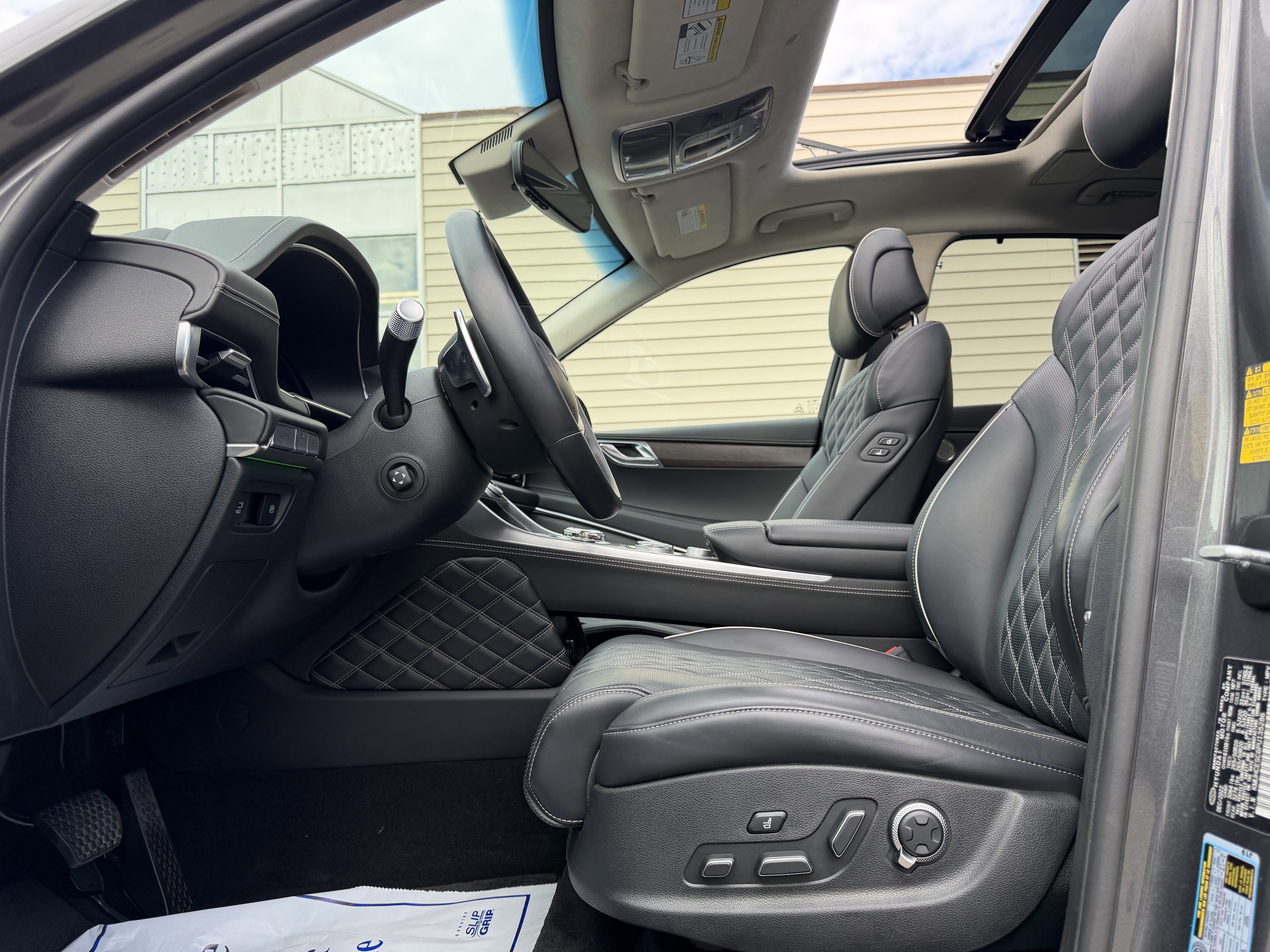 Used 2023 Genesis GV80 3.5T image 15