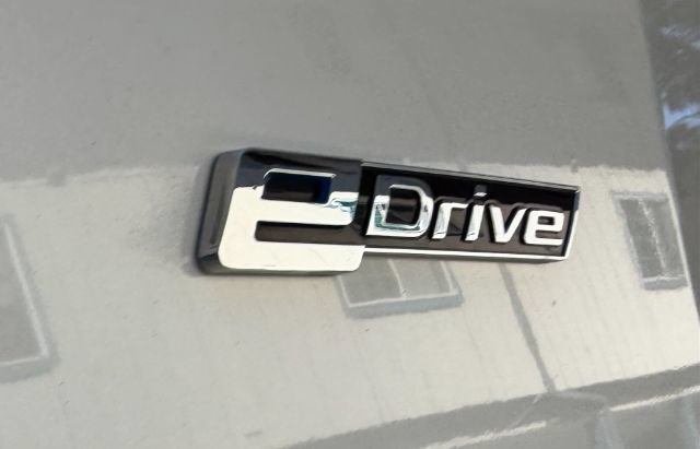 Used 2019 BMW 530e w/ Convenience Package RWD image 23