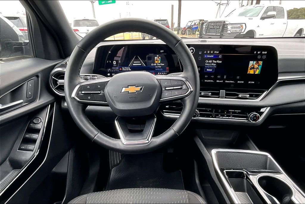 Used 2025 Chevrolet Equinox LT image 8