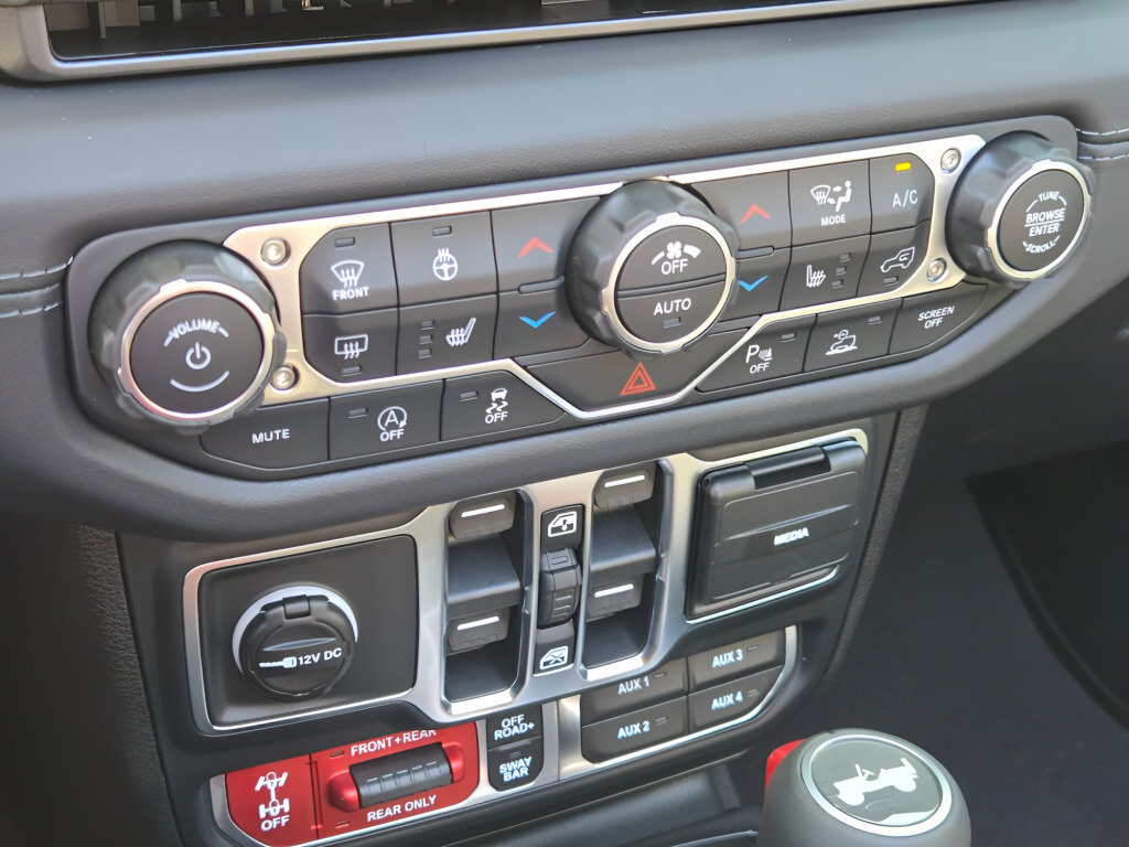 New 2027 Jeep Wrangler Unlimited Rubicon AWD/4WD image 31