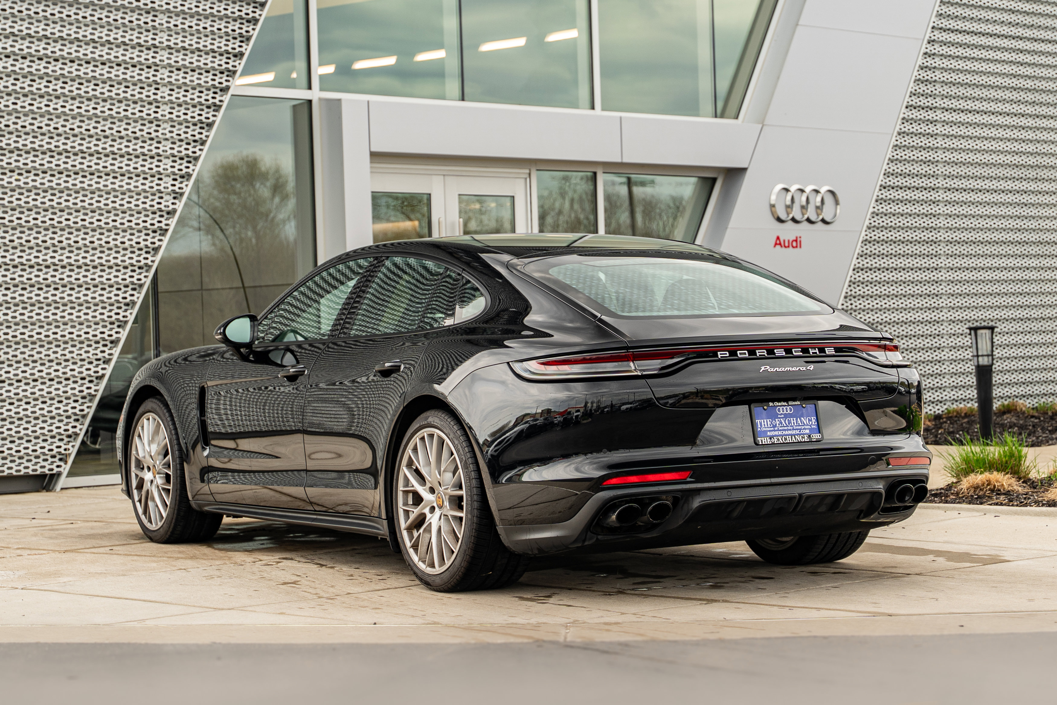 Used 2023 Porsche Panamera 4 image 45