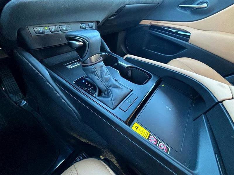 Used 2024 Lexus ES 350 w/ Premium Package image 28