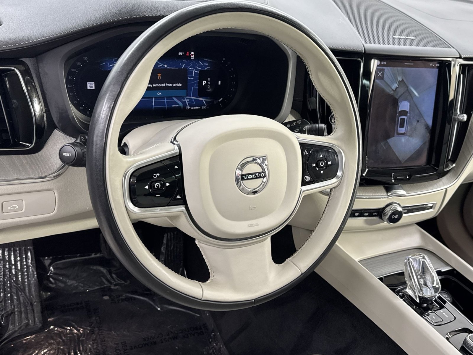 Used 2023 Volvo XC60 B6 Ultimate w/ Protection Package Premier image 20