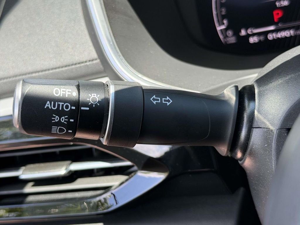 Used 2025 Acura MDX SH-AWD w/ Technology Package image 28