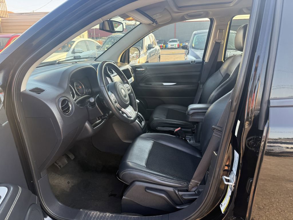 Used 2016 Jeep Compass Latitude w/ Sun/Sound Group image 8