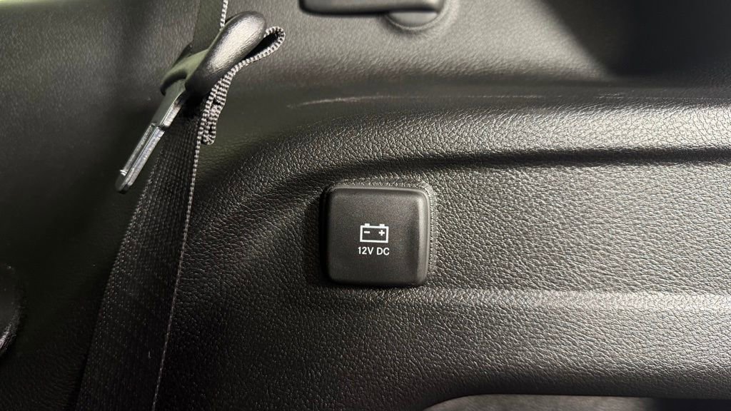 Used 2024 Jeep Grand Cherokee L Altitude AWD/4WD image 14