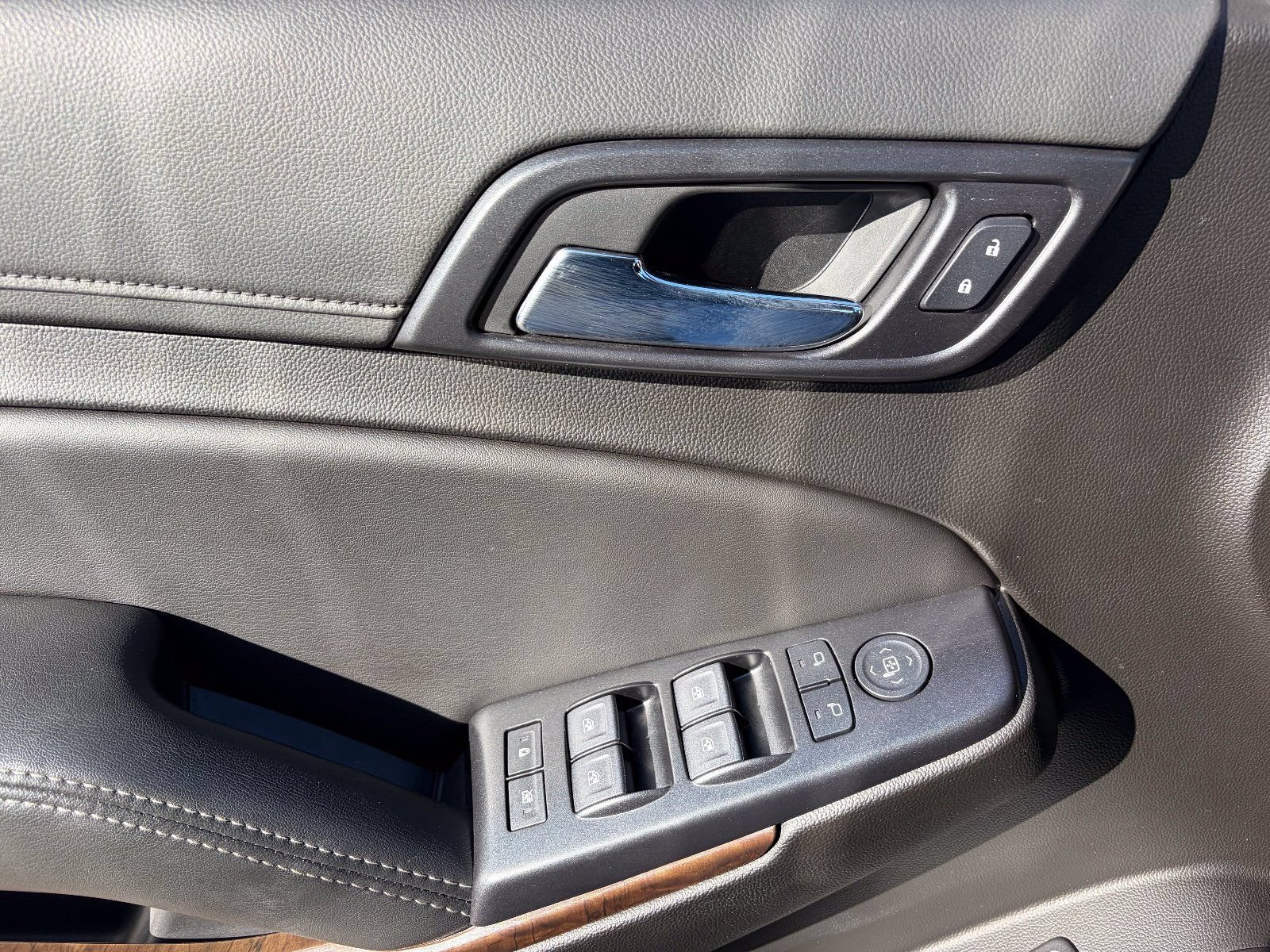 Certified 2019 Chevrolet Suburban LT AWD/4WD image 23