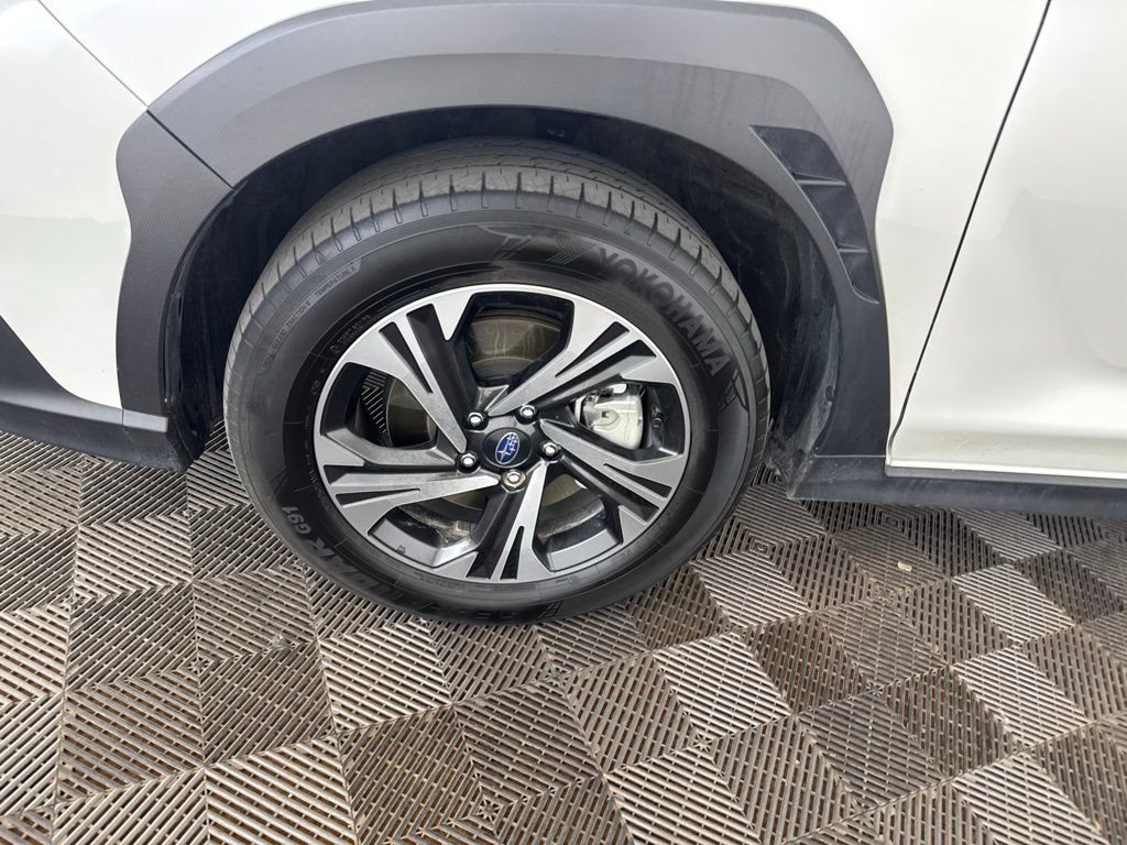 Used 2025 Subaru Crosstrek 2.5i Premium AWD/4WD image 31