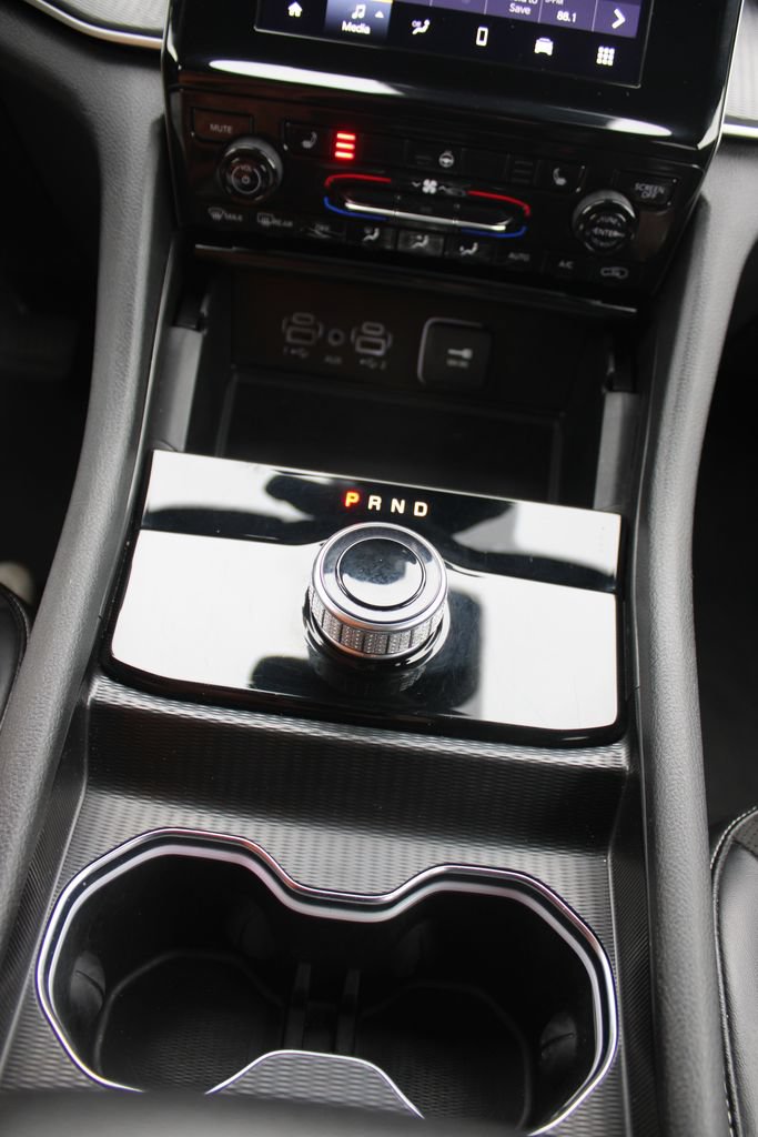Used 2024 Jeep Grand Cherokee Altitude AWD/4WD image 40