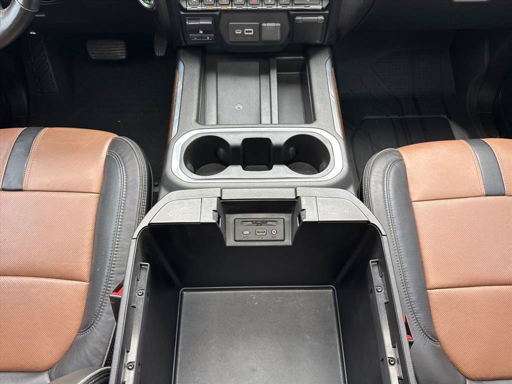 Used 2021 Chevrolet Silverado 1500 High Country w/ Technology Package AWD/4WD image 17
