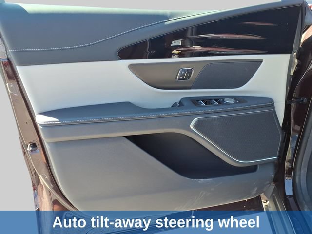 Used 2024 Lincoln Nautilus Reserve AWD/4WD image 16