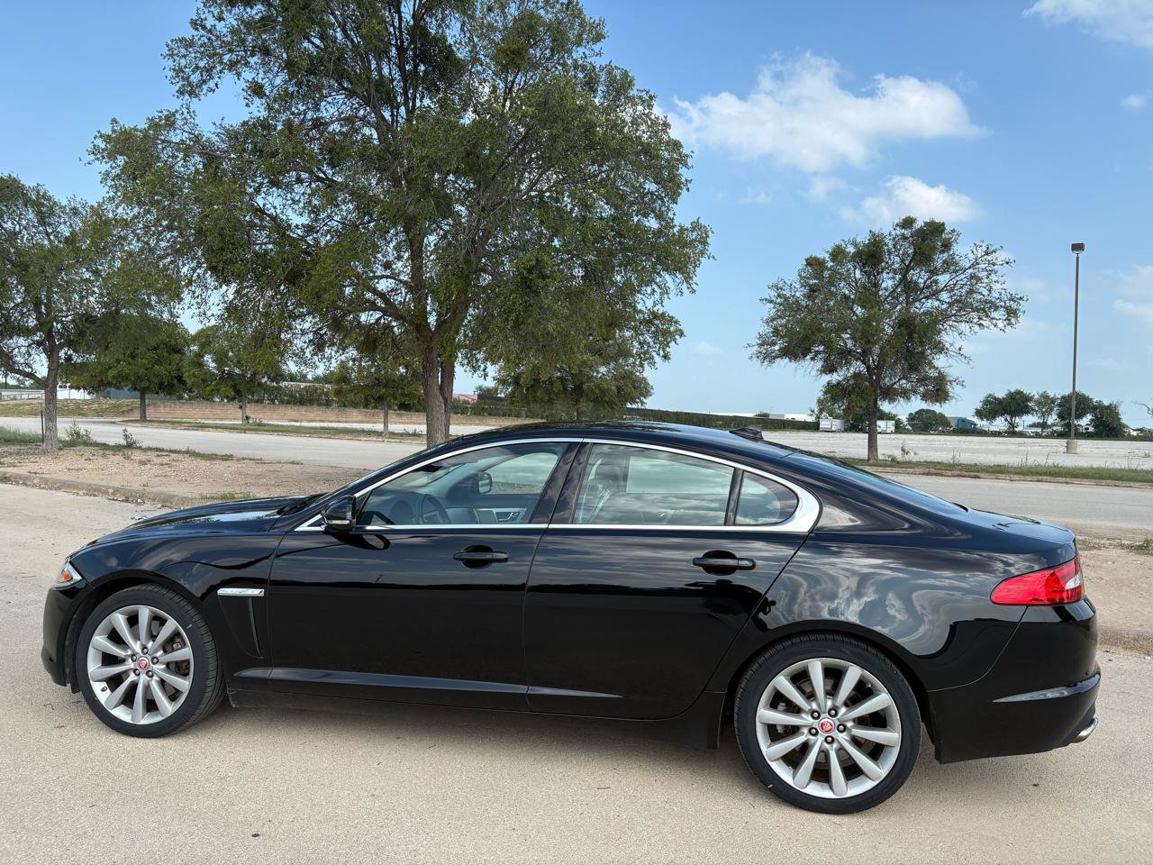 Used 2014 Jaguar XF 3.0 AWD/4WD image 4