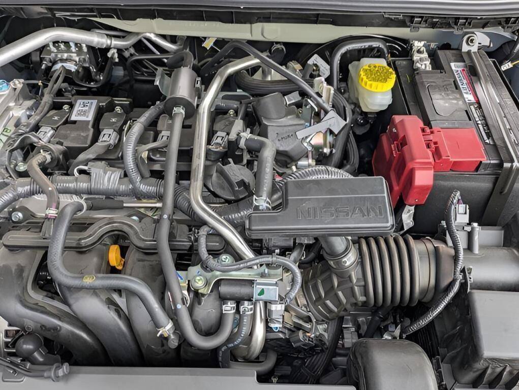 Used 2025 Nissan Sentra SV w/ SV Premium Package FWD image 29