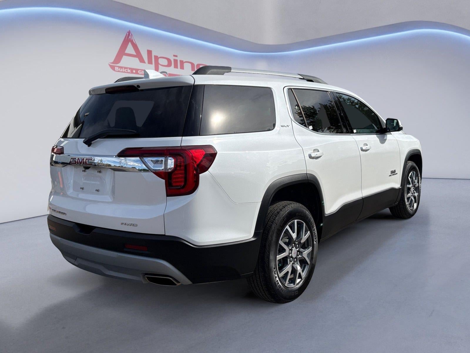 Certified 2023 GMC Acadia SLT w/ Technology Package AWD/4WD image 5