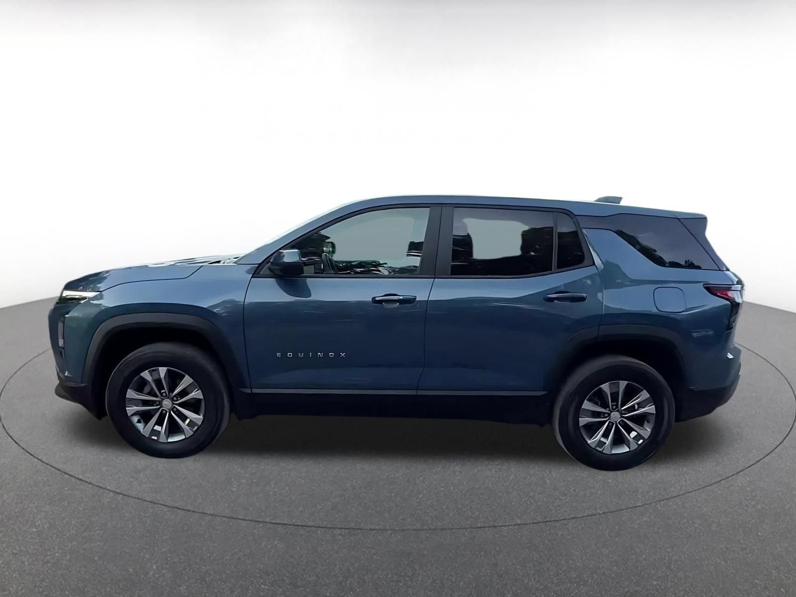 Used 2025 Chevrolet Equinox LT FWD image 9