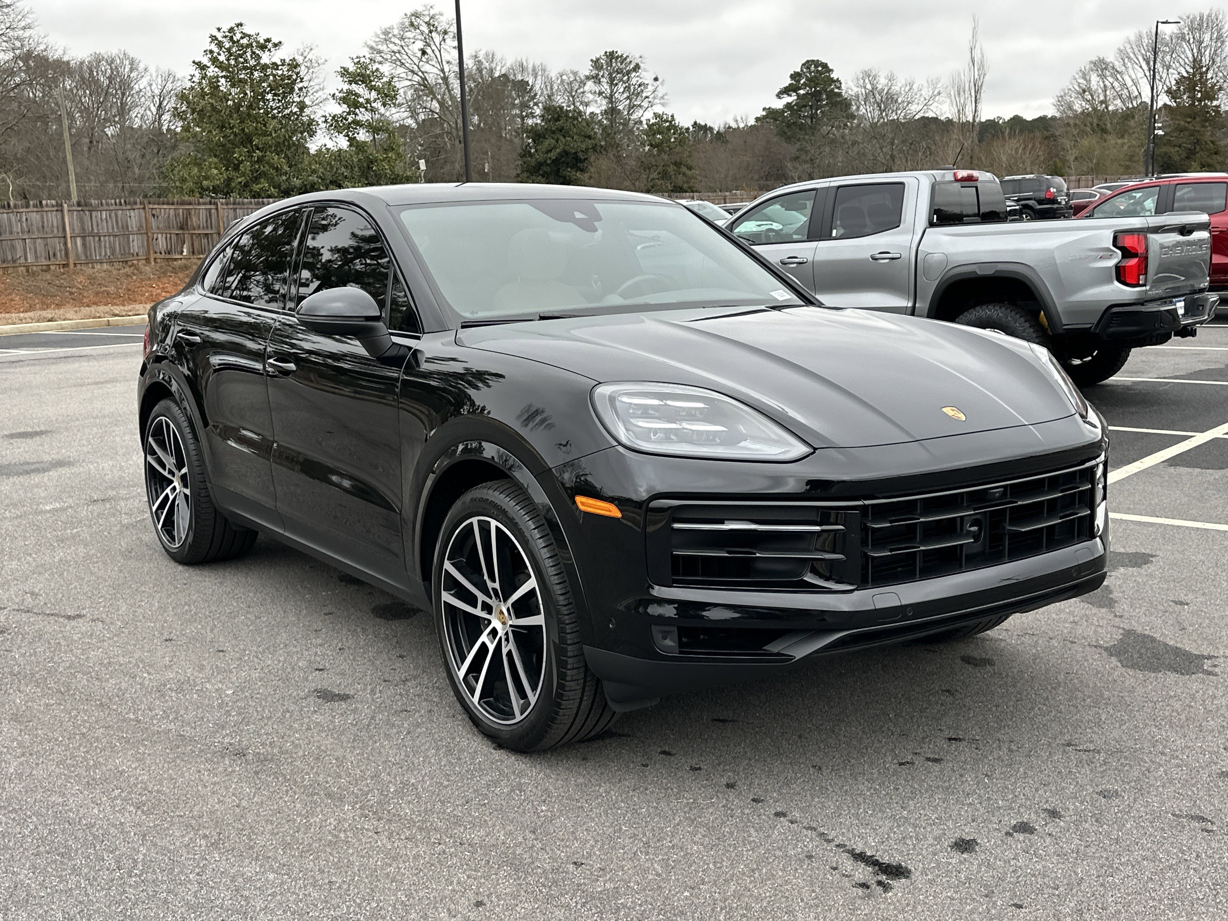 Used 2024 Porsche Cayenne Coupe image 3