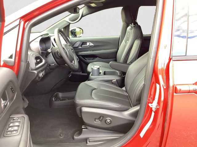 New 2026 Chrysler Pacifica Select w/ S Appearance Package image 10