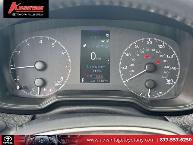 Used 2023 Toyota Corolla Cross LE w/ Moonroof Package AWD/4WD image 28