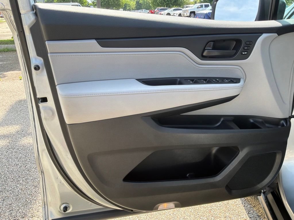 Used 2023 Honda Odyssey EX-L image 12