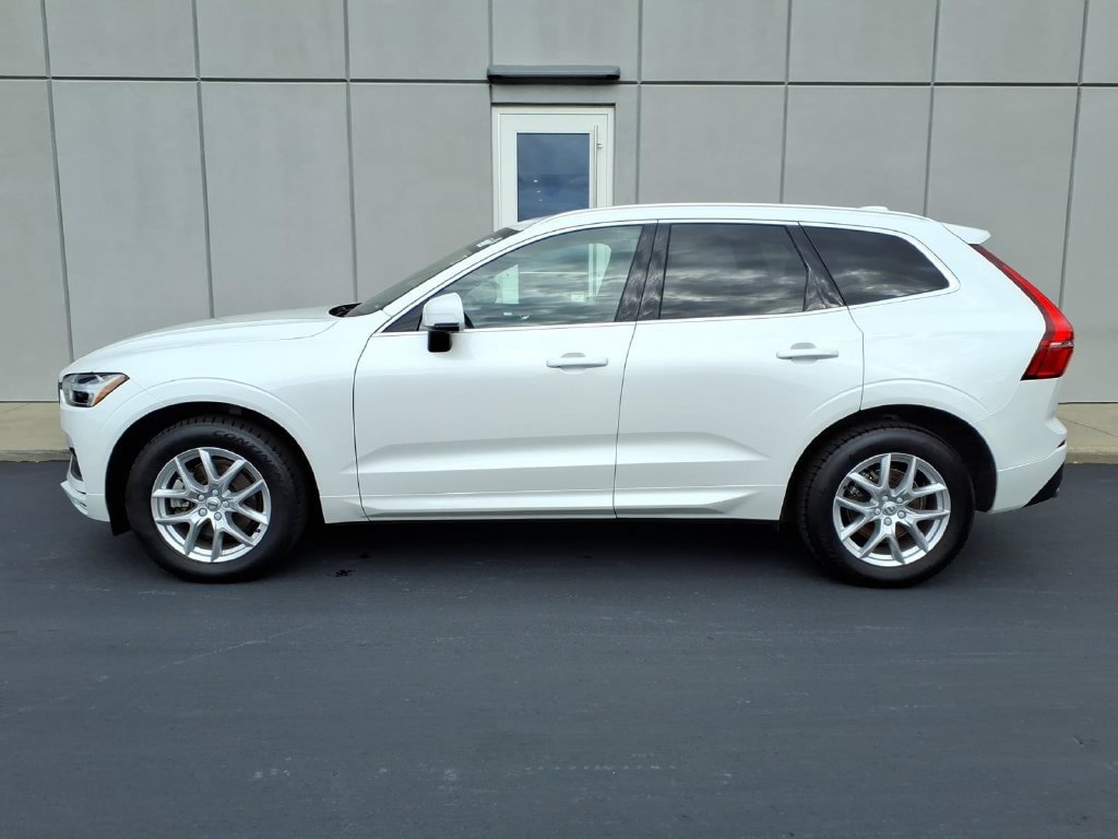 Used 2021 Volvo XC60 T5 Momentum w/ Climate Package AWD/4WD image 3