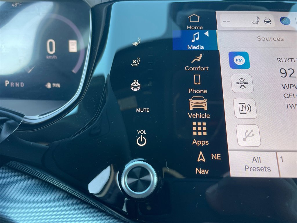 Used 2025 Jeep Wagoneer Launch Edition w/ Trailer Tow Group image 13