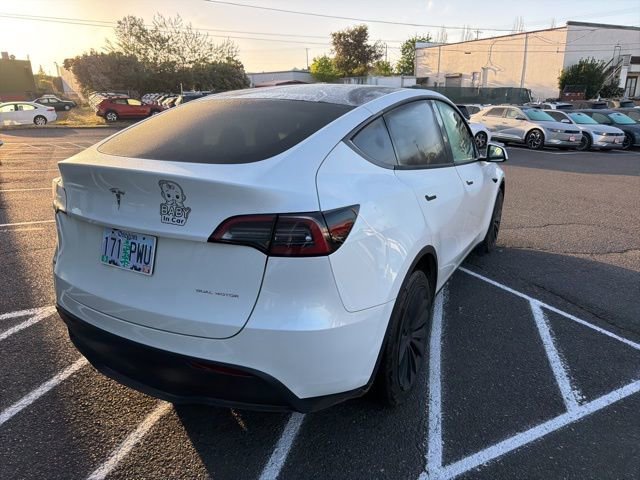 Used 2024 Tesla Model Y Long Range AWD/4WD image 8