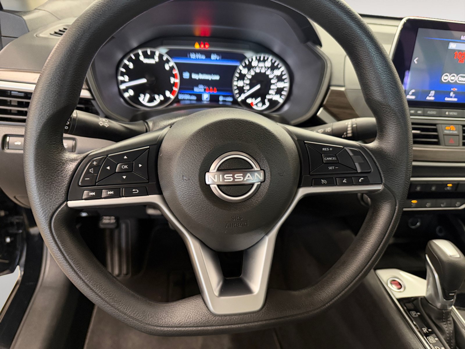 Used 2024 Nissan Altima 2.5 SV FWD image 15